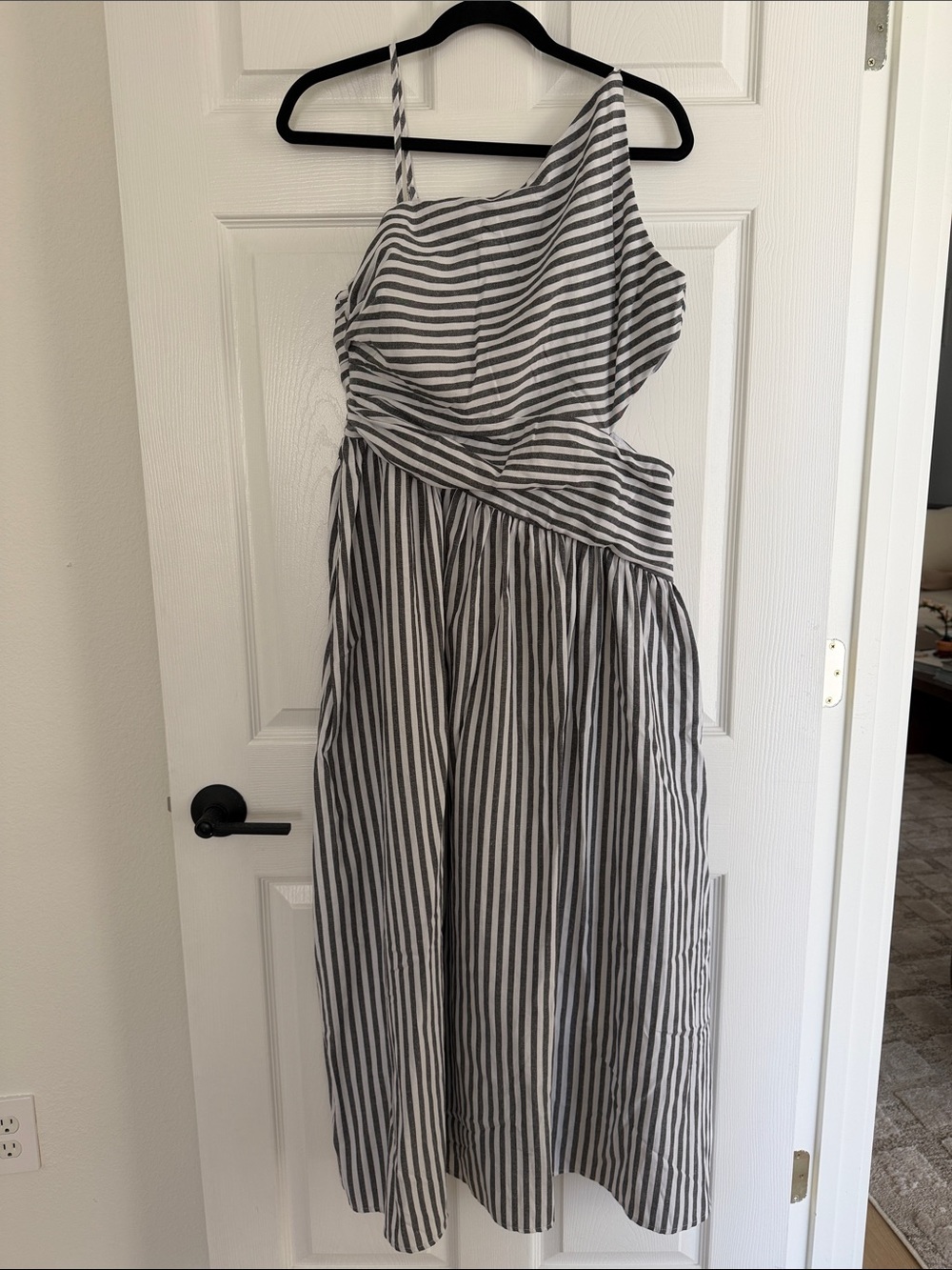 Commense Black & White One-Shoulder Striped Midi Dress